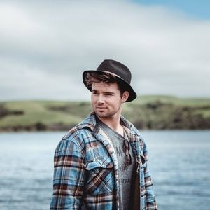 Meet your Posher, Joshua